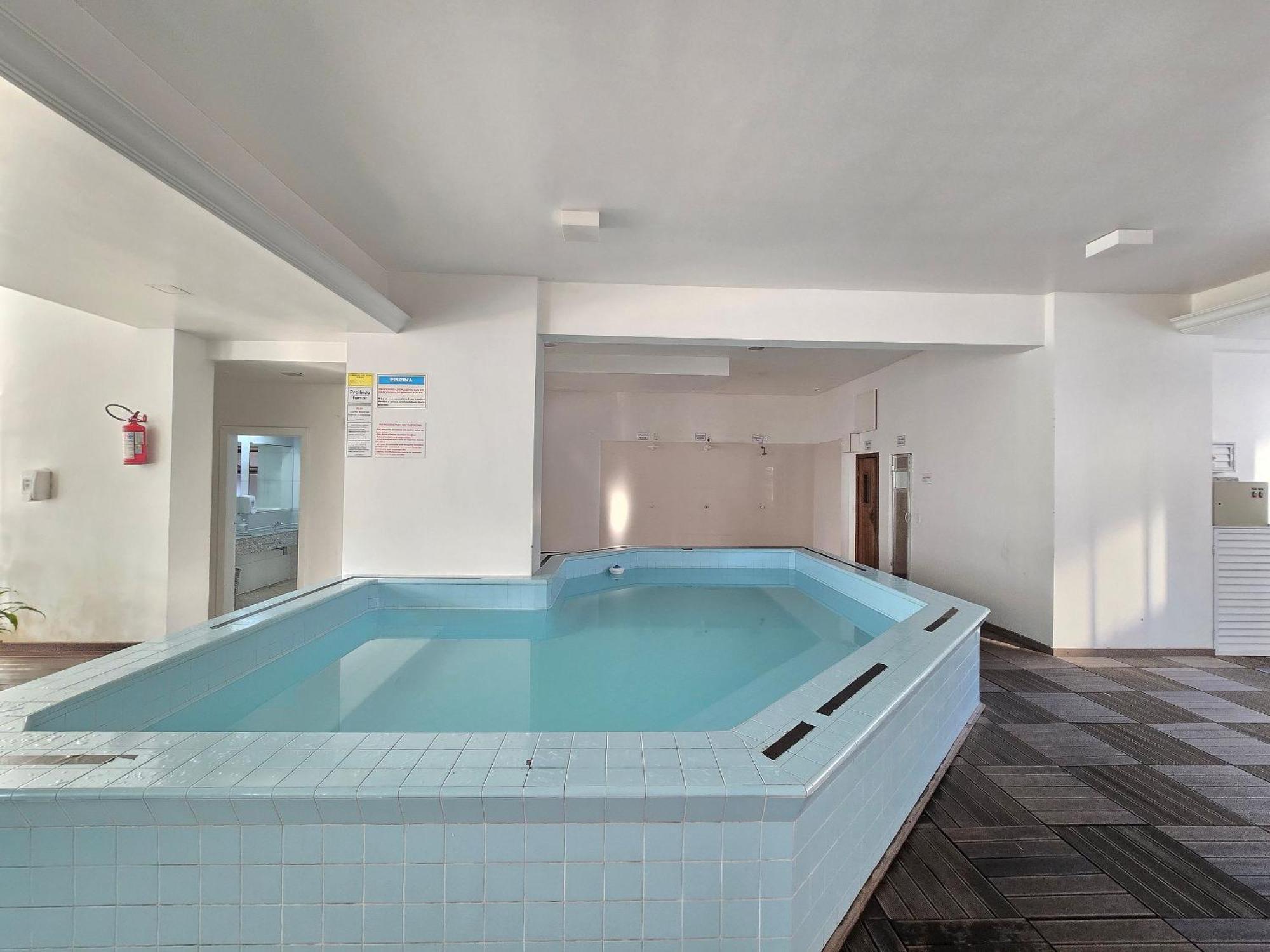Apartamento Ed. Costa Sul - Centro Bc/piscina/jacuzzi/garagem *