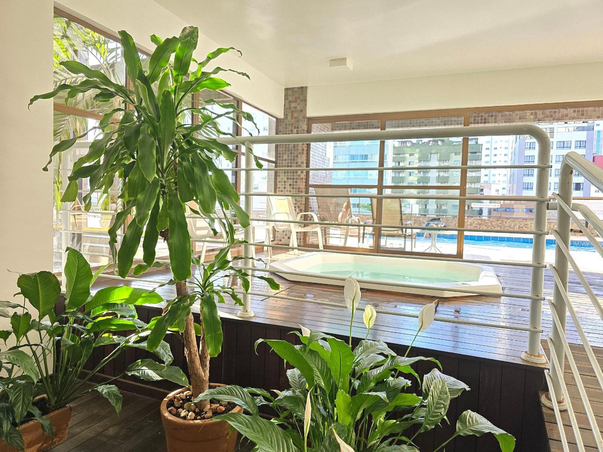 Ed. Costa Sul - Centro Bc/piscina/jacuzzi/garagem * Balneario Camboriu