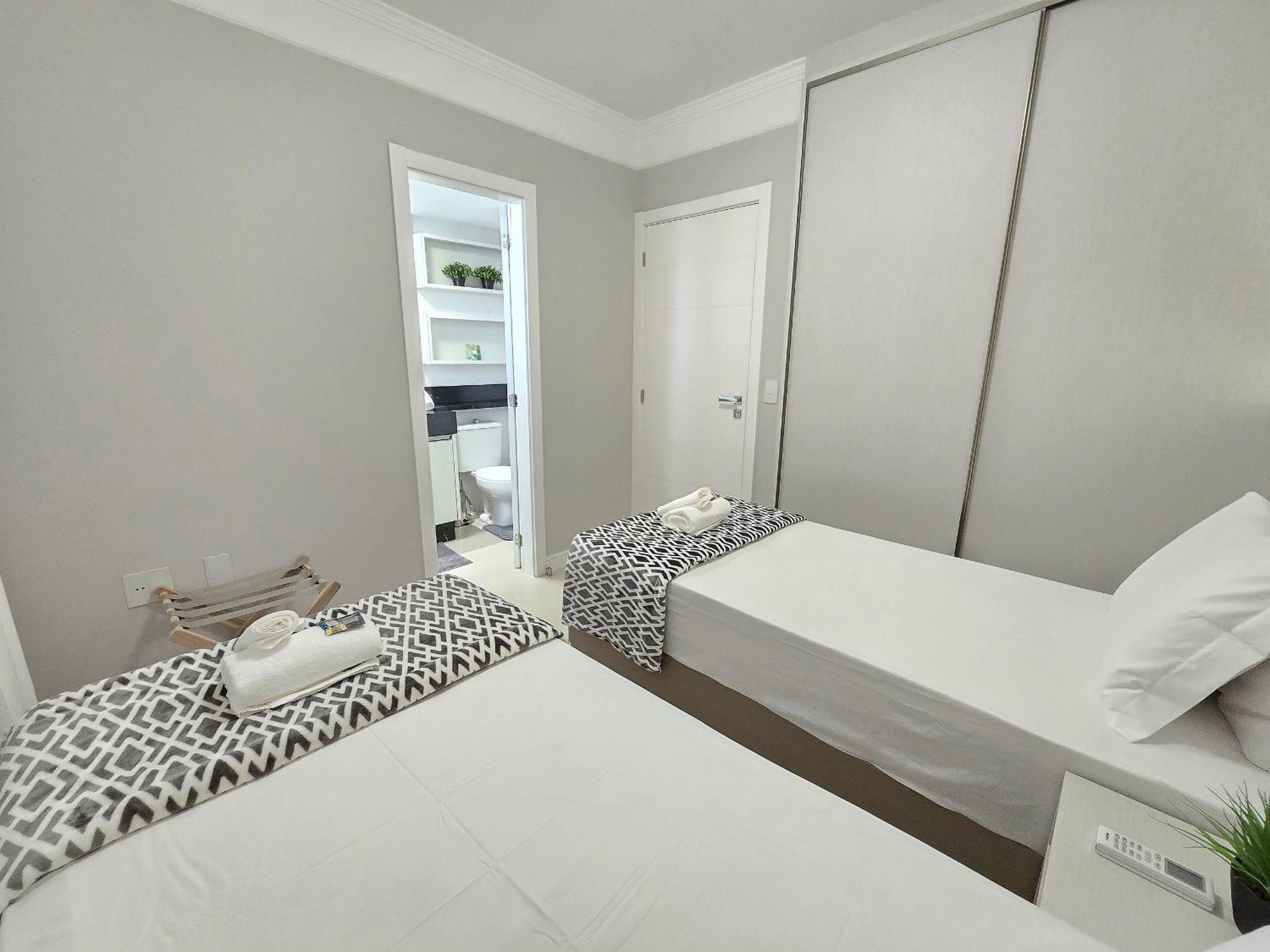 Ed. Costa Sul - Centro Bc/piscina/jacuzzi/garagem Apartamento