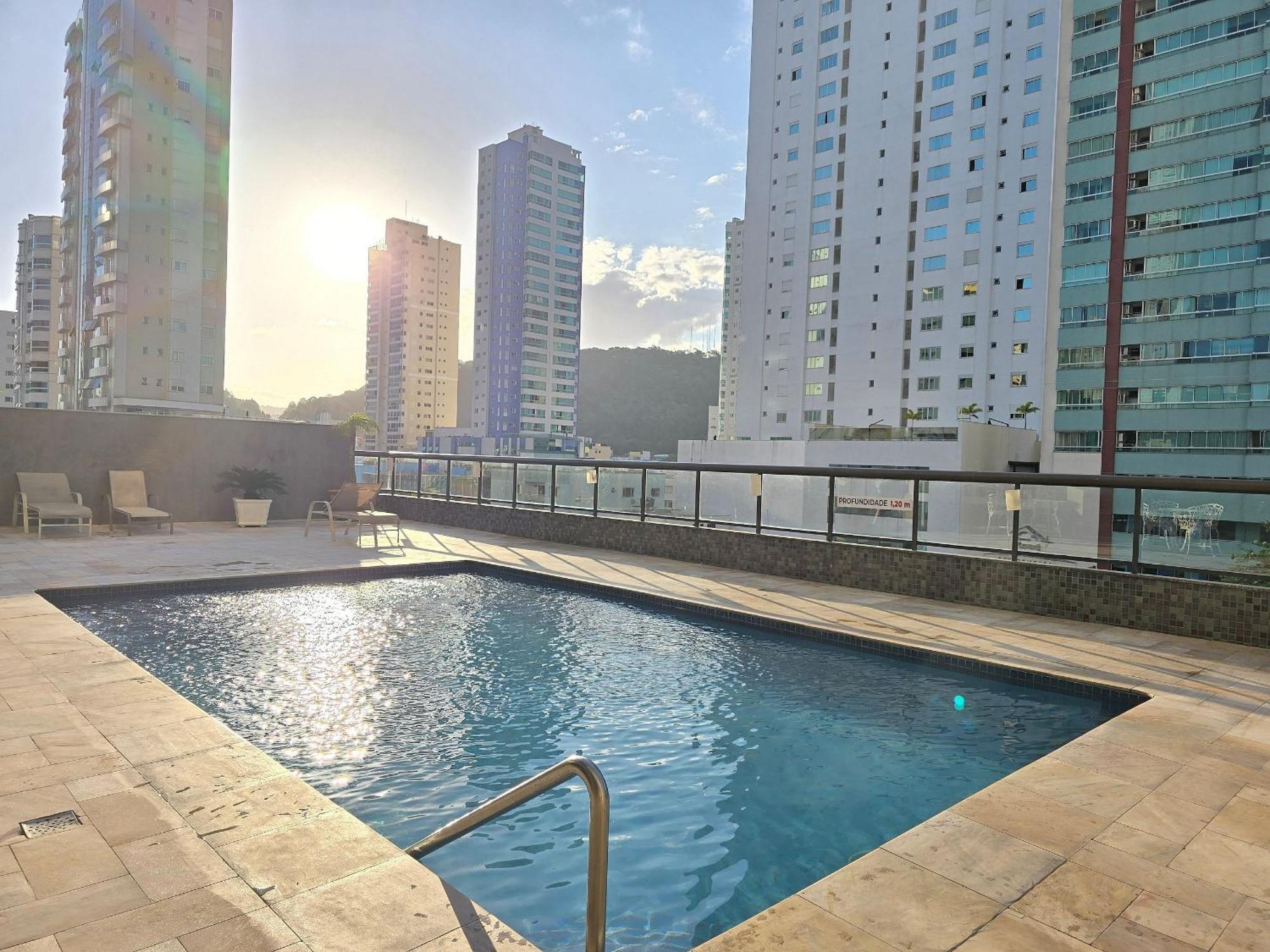 Apartamento Ed. Costa Sul - Centro Bc/piscina/jacuzzi/garagem
